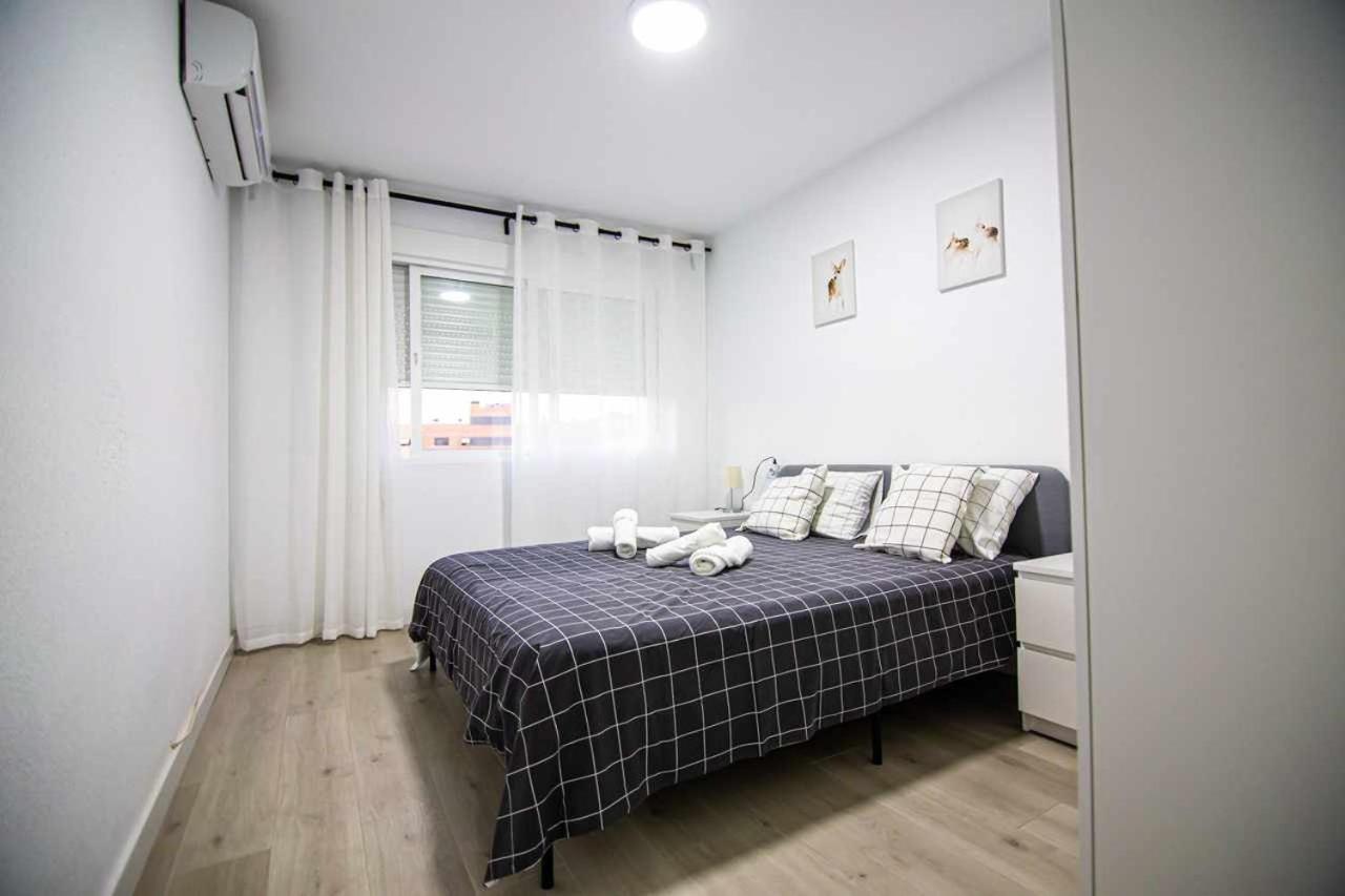 Apartamento Heroes De Sostoa Málaga Exteriör bild